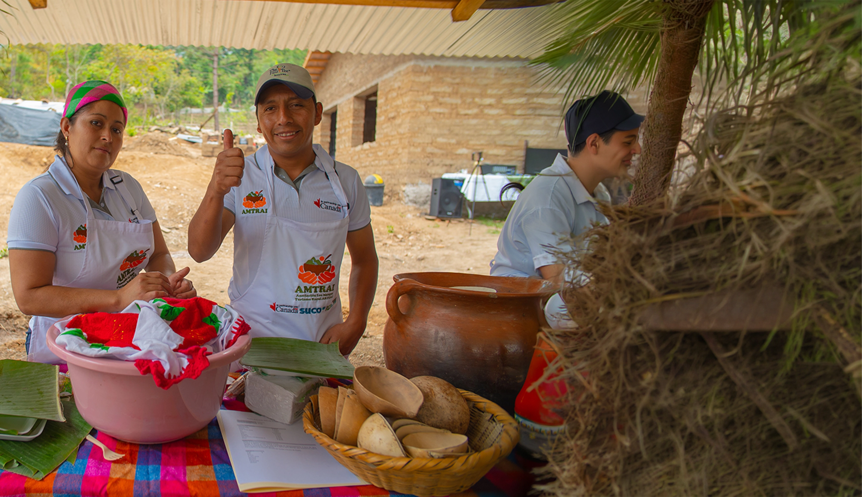 Equipo de campo con productores